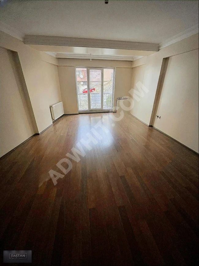 A 2+1 apartment with an area of 90 square meters available for rent from Taştan Emlak.