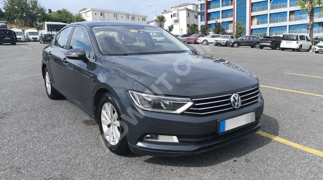 سيارة VOLKSWAGEN PASSAT 1.6TDİ TRENDLİNE TRİPTRONİC موديل 2017 بمسافة 293880كم