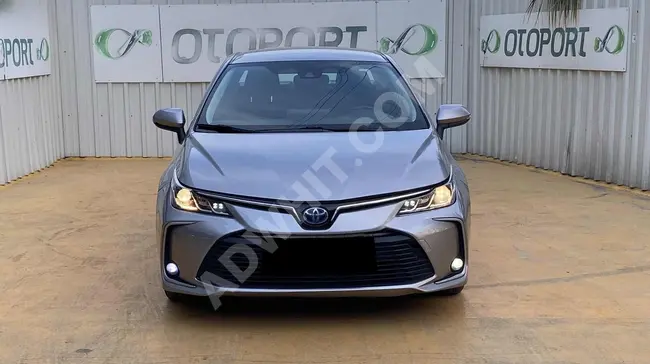 سيارة TOYOTA COROLLA 1.8 صيانة في الخدمة  وخالية من المشاكلDREAM E-CVT