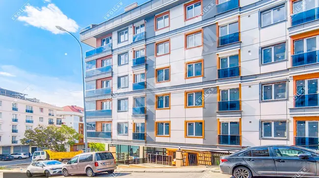 BEYLİKDÜZÜ KAVAKLI ÇARŞI İÇİNDE GENİŞ 3+1 SATILIK DAİRE