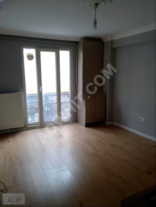 1+1 apartment for rent on the second floor in a new building in Üsküdar Valide-i Atik