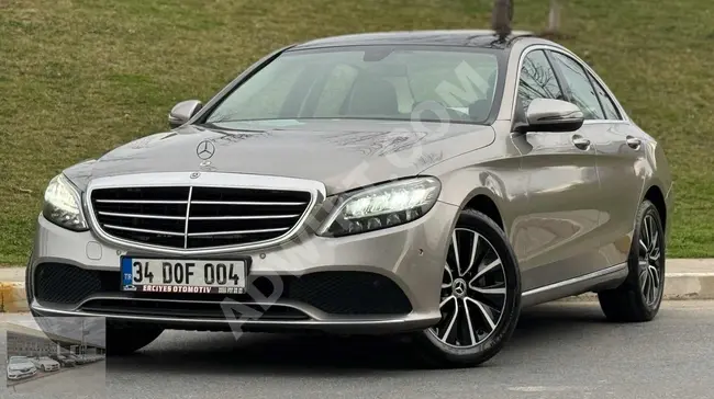 سيارة Mercedes - Benz C 200 D موديل 2020 - خالية من العيوب - ديزل مع فتحة سقف