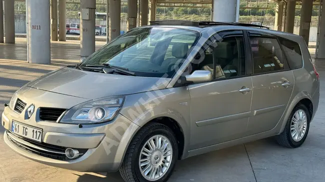 سيارة Grand Scenic 1.5 DCI Privilege موديل 2007 - سقف زجاجي (7 مقاعد)