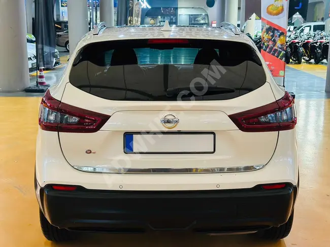 سيارة NISSAN QASHqAİ SKYPACK موديل  2020بسقف  زجاجي/ قرض + سندات