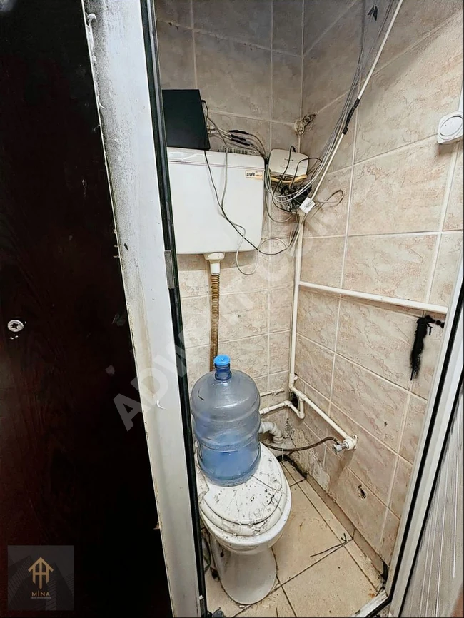 Commercial space of 25 square meters with a bathroom (WC) near Reşitpaşa Street.