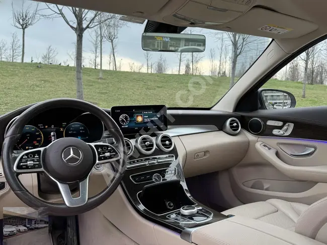 سيارة Mercedes - Benz C 200 D موديل 2020 - خالية من العيوب - ديزل مع فتحة سقف