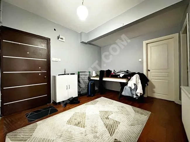 2+1 apartment for sale in good condition in a building from 1990, walking distance from YAPIMI | UEFA