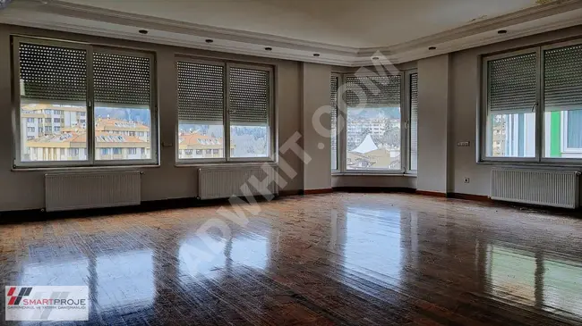 6+2 apartment with an area of 400 m² featuring a spacious and distinctive terrace in the Ekerler complex in Ortaköy