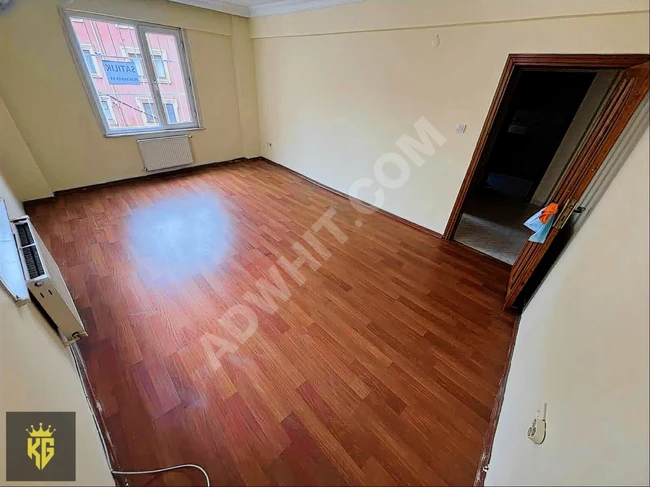 From KG EMLAK, a 2+1 apartment in Gürsel district, middle floor, the metrobus is 2 minutes away.