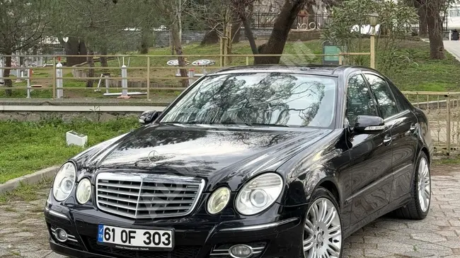 سيارة  Mercedes - Benz  E220CDI موديل 2009 بسقف زجاجي