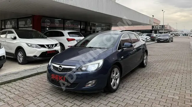 سيارة OPEL ASTRA موديل 2012  - أوتوماتيك - 133,000 كم - سقف بانورامي