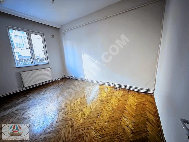 2+1 empty apartment with parking in Guvenevler