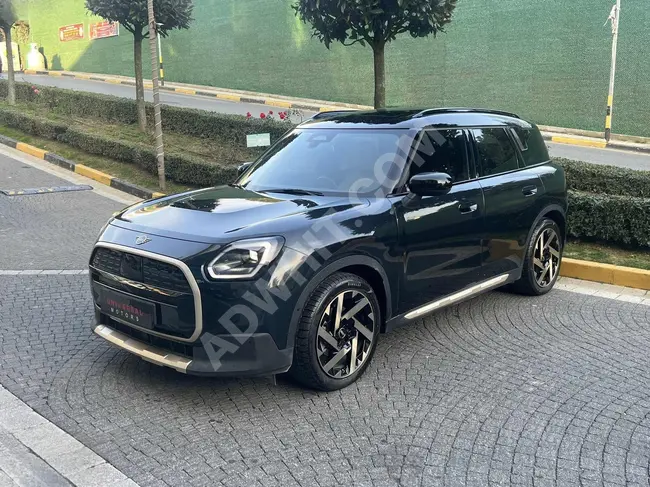 MINI COUNTRYMAN-E FAVOURED 2024 model with 4,800 km from the dealer