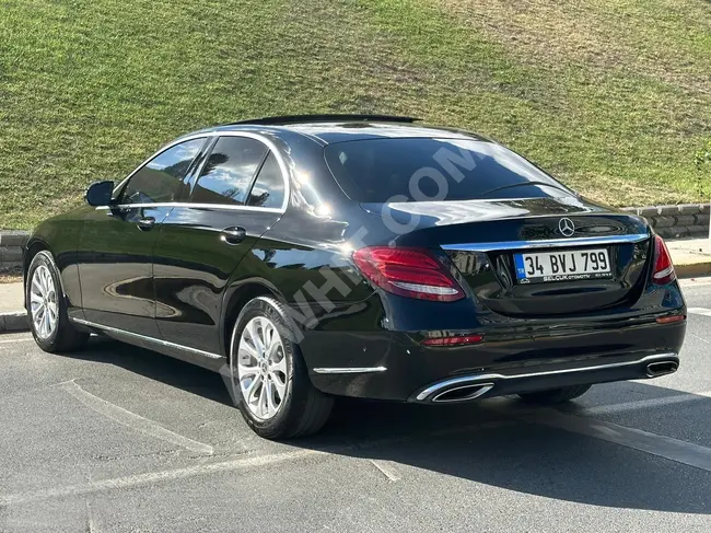 MERCEDES-BENZ E 180 EXCLUSIVE 2018 model with a panoramic roof, featuring options for deferred payment and exchanges...