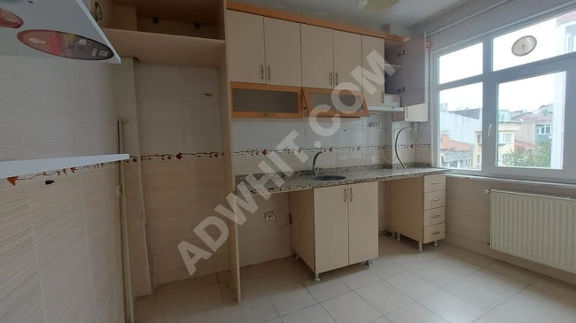 2+1 apartment for rent, clean with central heating, near the beach.