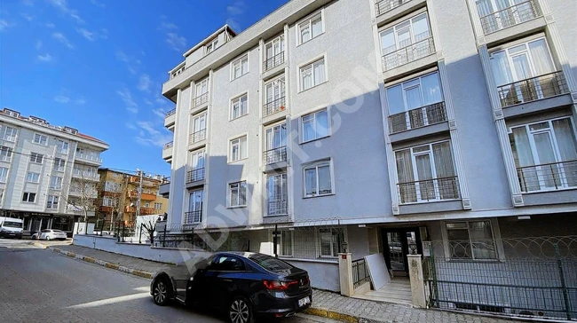 For rent: An apartment with a total area of 90 square meters, 2+1 layout, with an American kitchen and terrace in BEYLİKDÜZÜ YAKUPLU.