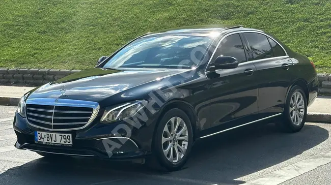 MERCEDES-BENZ E 180 EXCLUSIVE 2018 model with a panoramic roof, featuring options for deferred payment and exchanges...