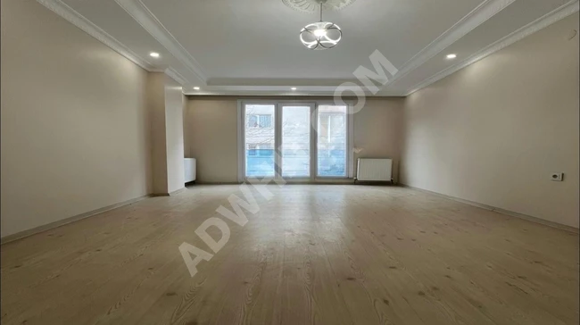 2+1 apartment for sale in a central location - 5 minutes from the square, and 1 minute from 19 Mayıs Boulevard.