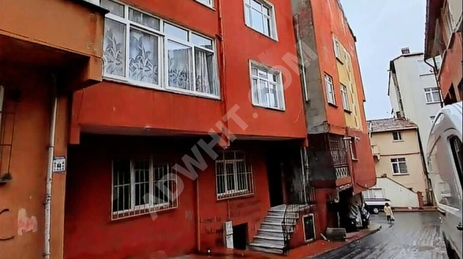 A 2+1 apartment for rent, 60 sqm, ground floor in the OKMEYDANI FETİHTEPE district.