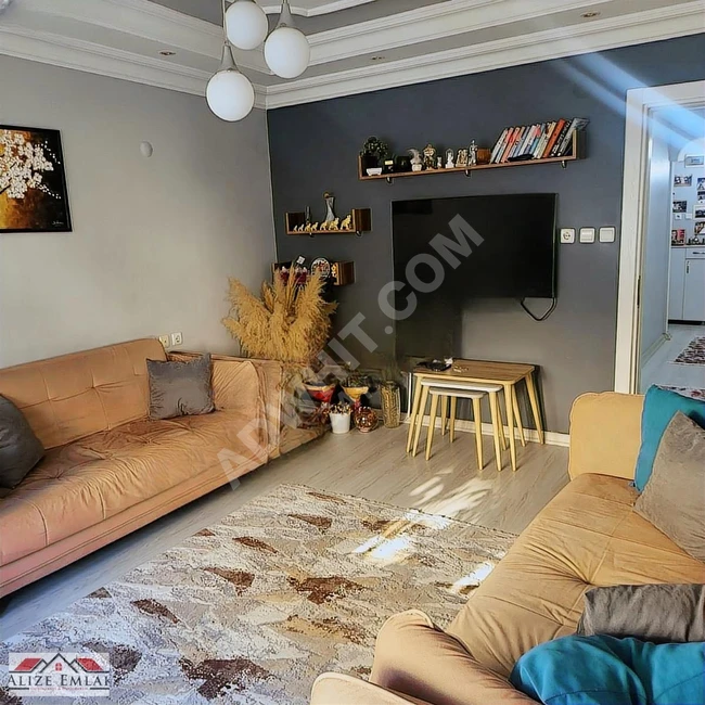 Urgent sale: Apartment in a prime location in İkitelli M. Akif | Completely renovated | Middle floor | by alize