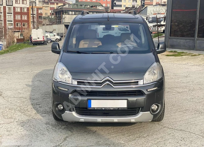 CITROEN BERLINGO SELECTION minivan model 2014 - panoramic roof - with a distance of 227,000 km