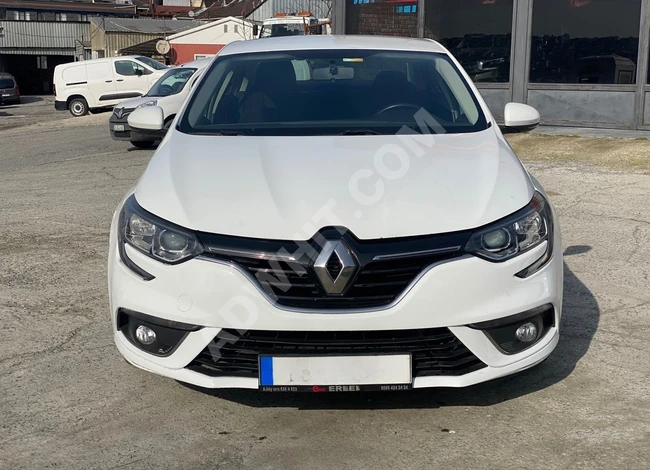 MEGANE SEDAN 1.5DCI EDC Car Model 2020 - with a distance of 141 thousand km - 60% down payment and the rest in installments over 12 months