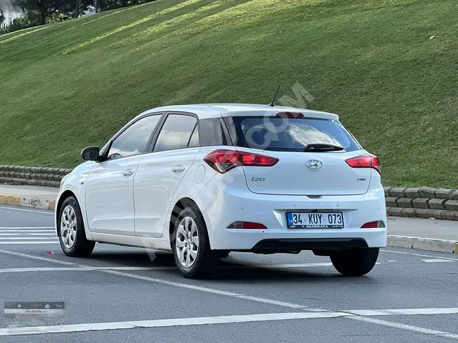 HYUNDAI/I20 model 2017 without paint 109,000 km/6 speeds/rear camera/navigation system/CAR-PLY