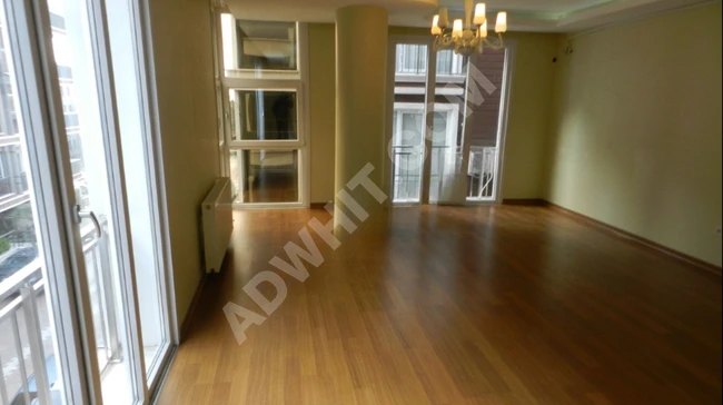 3+1 apartment at the front with parking and elevator in Avcilar center