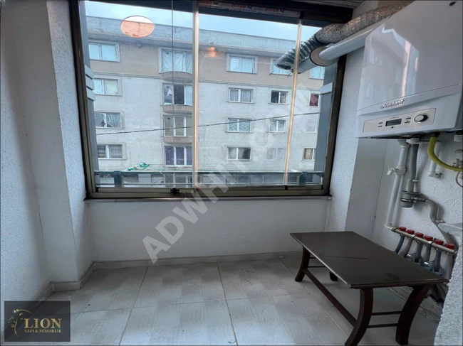 2+1 apartment for sale in a central location - 5 minutes from the square, and 1 minute from 19 Mayıs Boulevard.