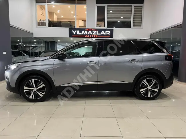 سيارة Peugeot 5008 موديل 2020 سقف بانورامي - ذاكرة، تدفئة، باكاج كهربائي