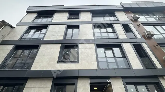 ÜSKÜDAR MERKEZDE SIFIR BİNADA ARA KAT ASANSÖRLÜ 2+1 SATILIK