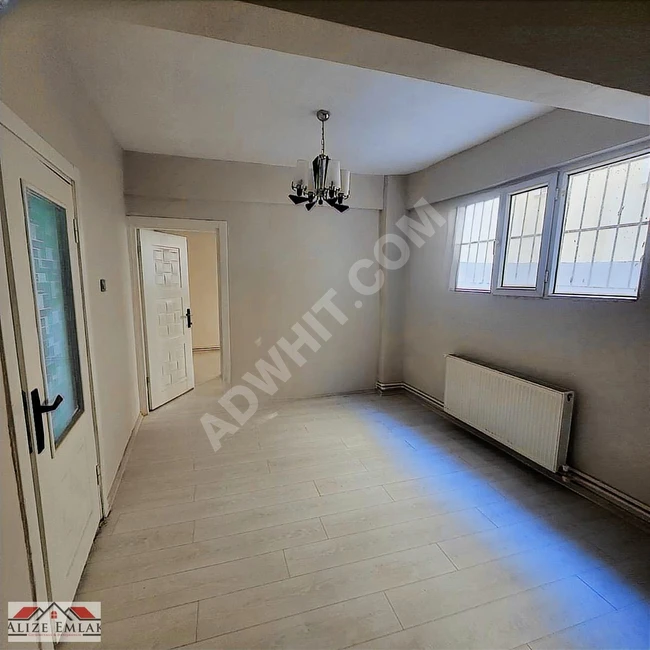 Apartment for sale with title deed on the ground floor in Halkalı Kavaklı.