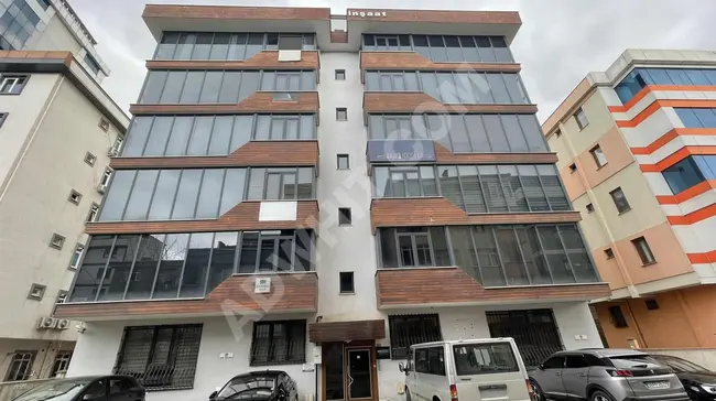 Office 1.5+1 for rent next to the hospital and ANADOLU ADLİYESİ metro.