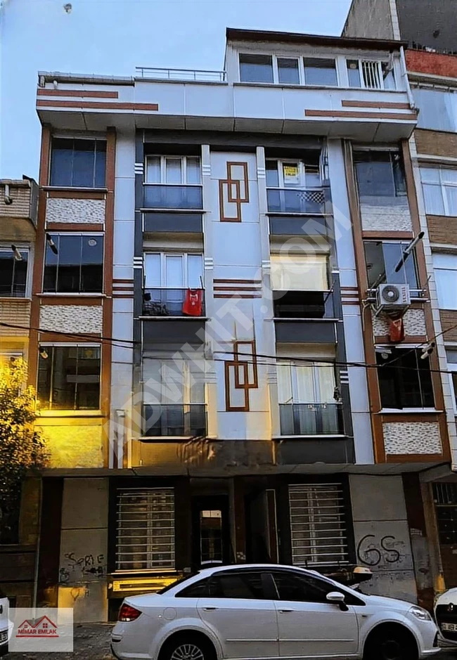 Urgent Sale: A triplex 3+3 apartment, 160 square meters, with a raised ceiling.