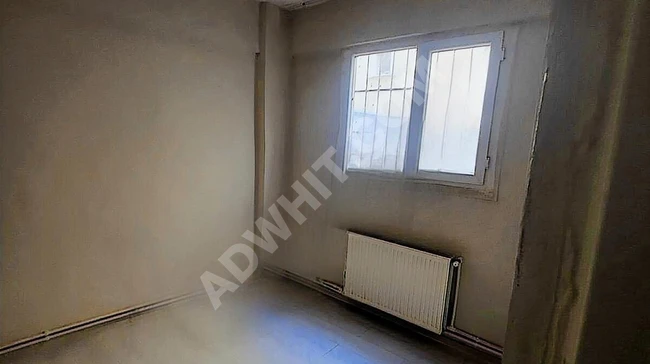 Apartment for sale with title deed on the ground floor in Halkalı Kavaklı.