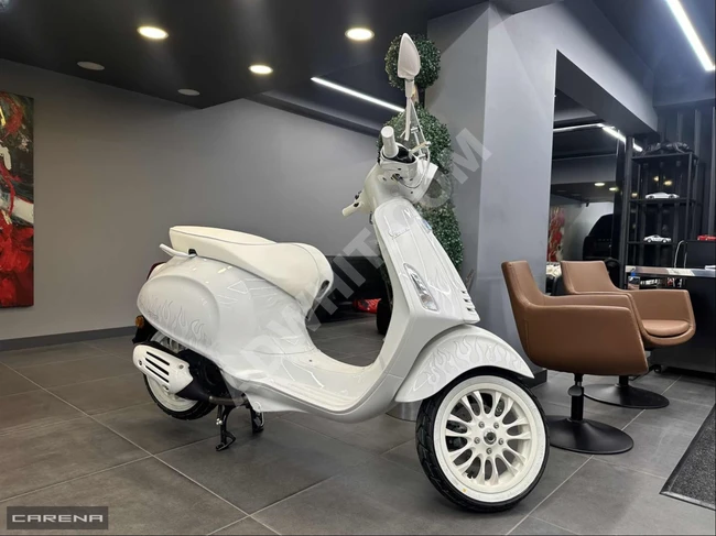 CARENA - 2022 VESPA SPRINT 150 JUSTIN BIEBER - LIMITED EDITION