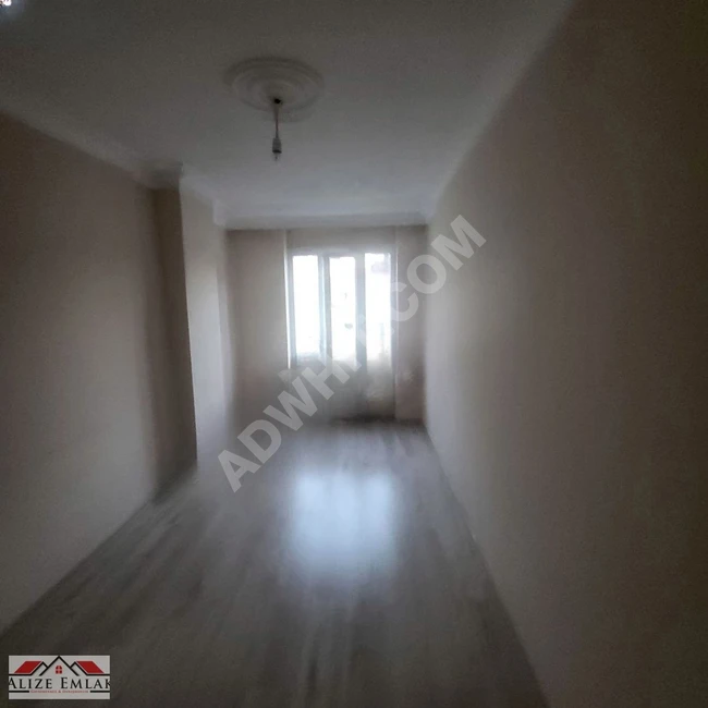 Apartment for rent, elevated ground floor in a central location in Esenyurt