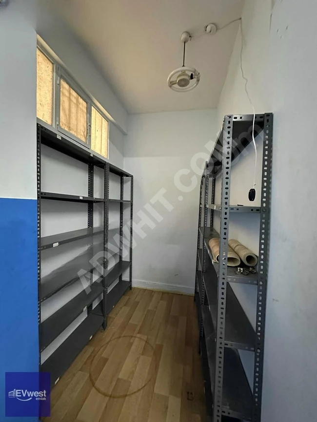 Ground floor shop for rent with an area of 60 square meters on CAMİ Street in GÜNGÖREN.