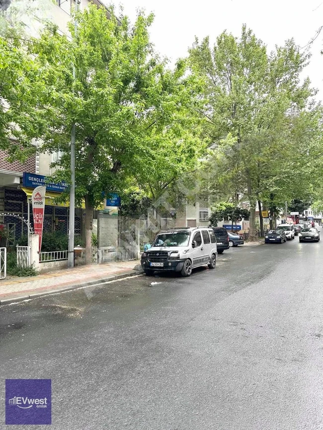 EVwest'tn TERAKKİ CADDESİ'NDE KÖŞE DEPOLU BOŞ FIRSAT DÜKKAN