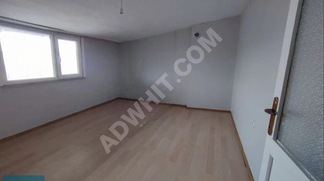 Apartment for rent, terrace floor in Bağcılar, Yeni neighborhood.