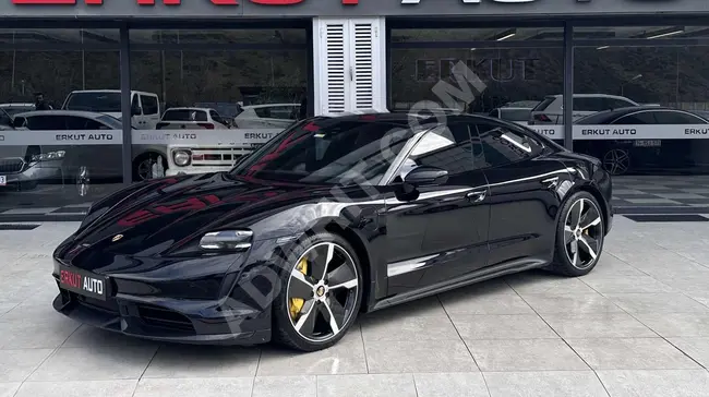 سيارة Porsche Panamera TURBO S موديل 2020 - حزمة CARBON