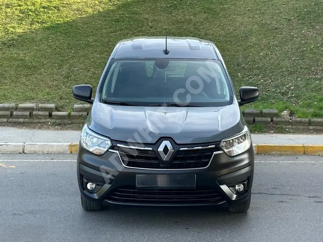 ميني فان RENAULT EXPRESS VAN 1.5BLUEHDI موديل 2023 بمسافة 28 الف كم بدون حوادث