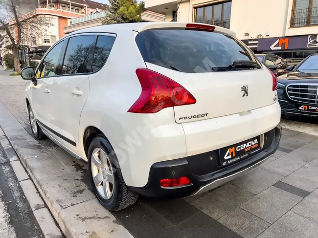 PEUGEOT 3008 1.6 E-HDi with heating + head-up display + panoramic roof