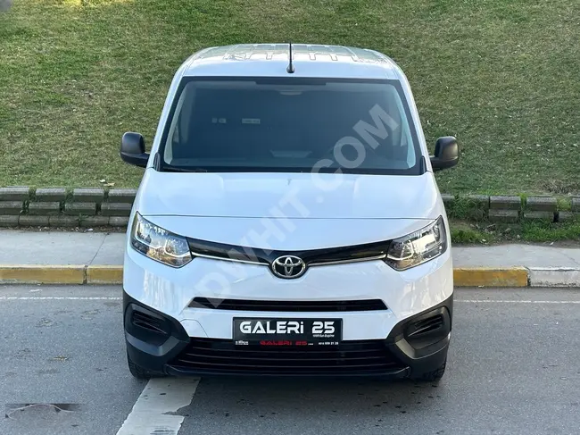 ميني فان TOYOT PROACE CİTY CARGO 1.5D موديل 2022 - مع مكيف، بمسافة 30 الف كم