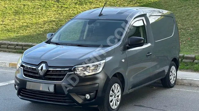 ميني فان RENAULT EXPRESS VAN 1.5BLUEHDI موديل 2023 بمسافة 28 الف كم بدون حوادث