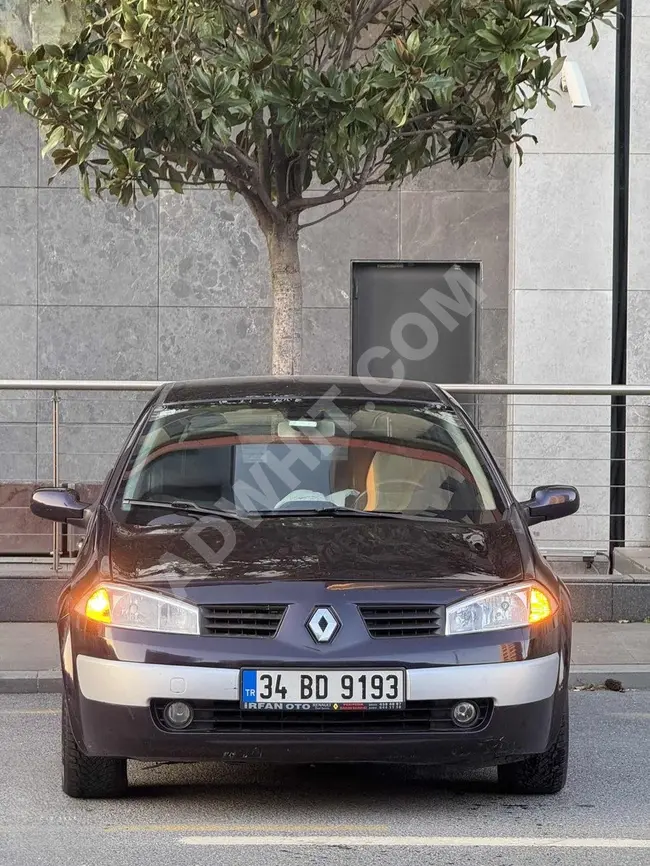 MEGANE 2 DİNAMİQUE MOR RENK ORJ DERİ KOLTUK ORJ BEYAZ EKRAN