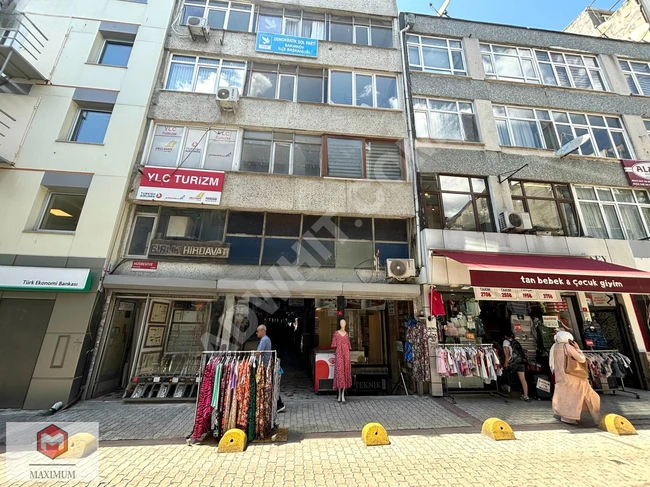 13 m² office at the front facade. In B.Köy/Cevizlik, at Karaca business center.