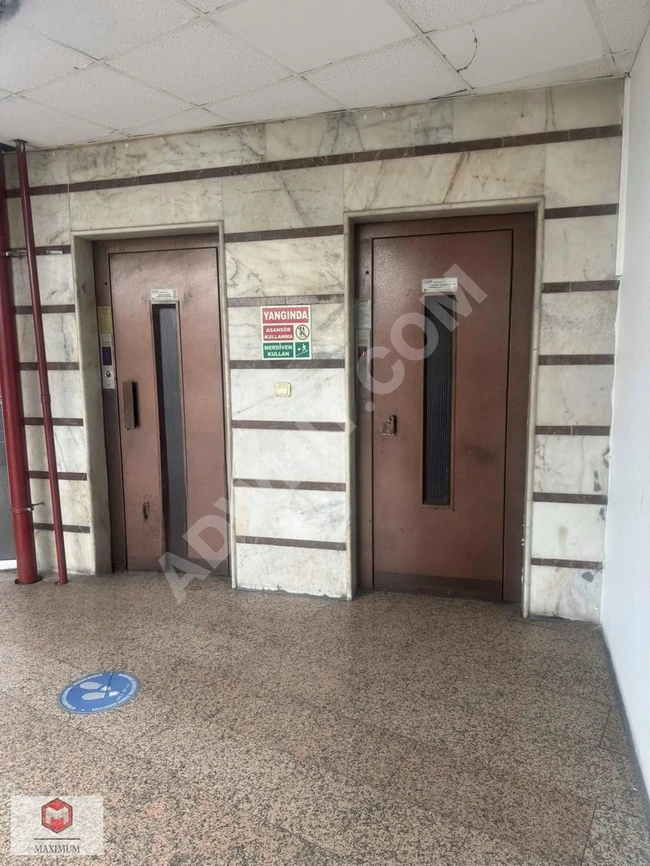 Investment office for sale in Üsküdar Center.