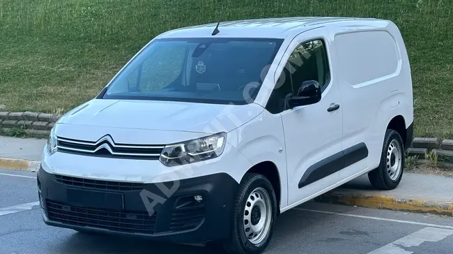 BERLINGO CARGO 1.5BLUEHDI model 2023 with air conditioning and 60 km without defects.