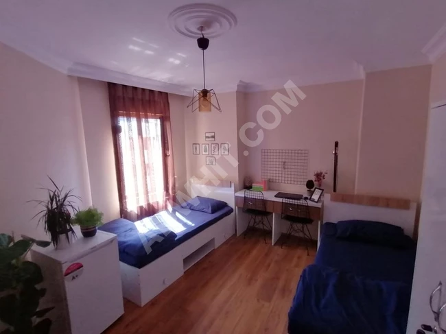 Furnished room for rent suitable for men in the city center, shared or independent.